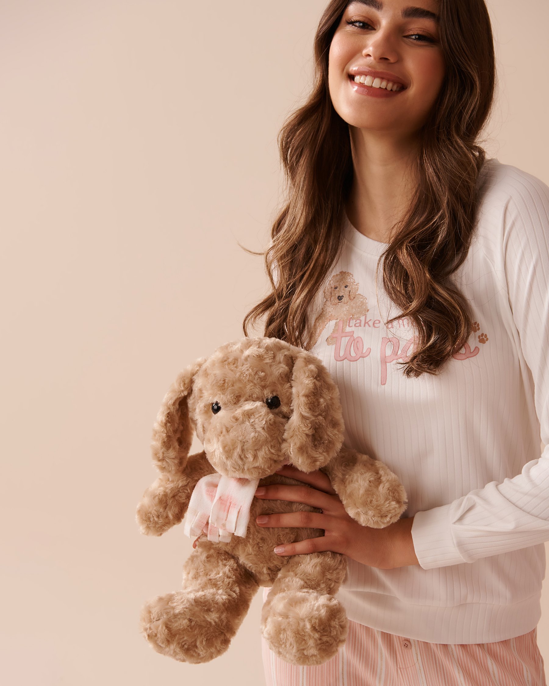 LA VIE EN ROSE Stuffed Dog Cream 40700339 - View2