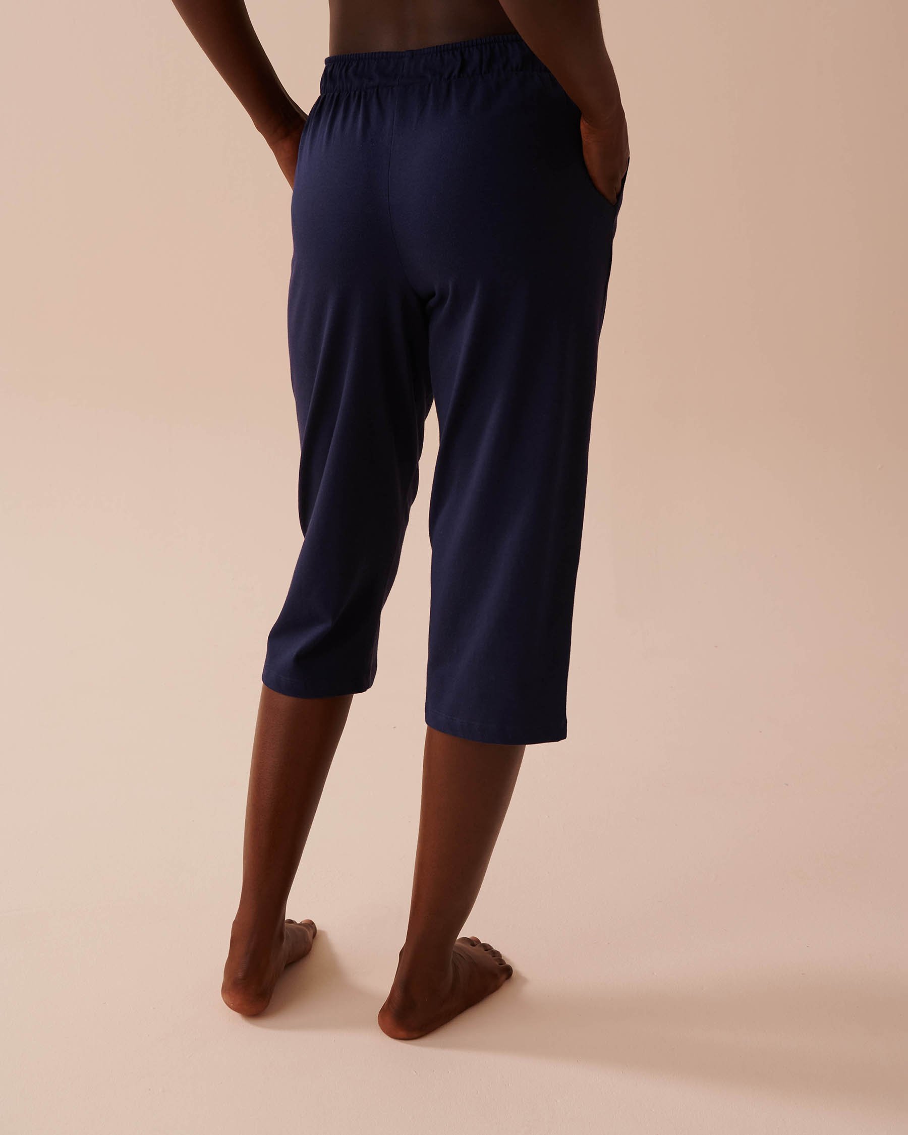 LA VIE EN ROSE Capri de pyjama en coton uni Bleu nuit 40200608 - View2