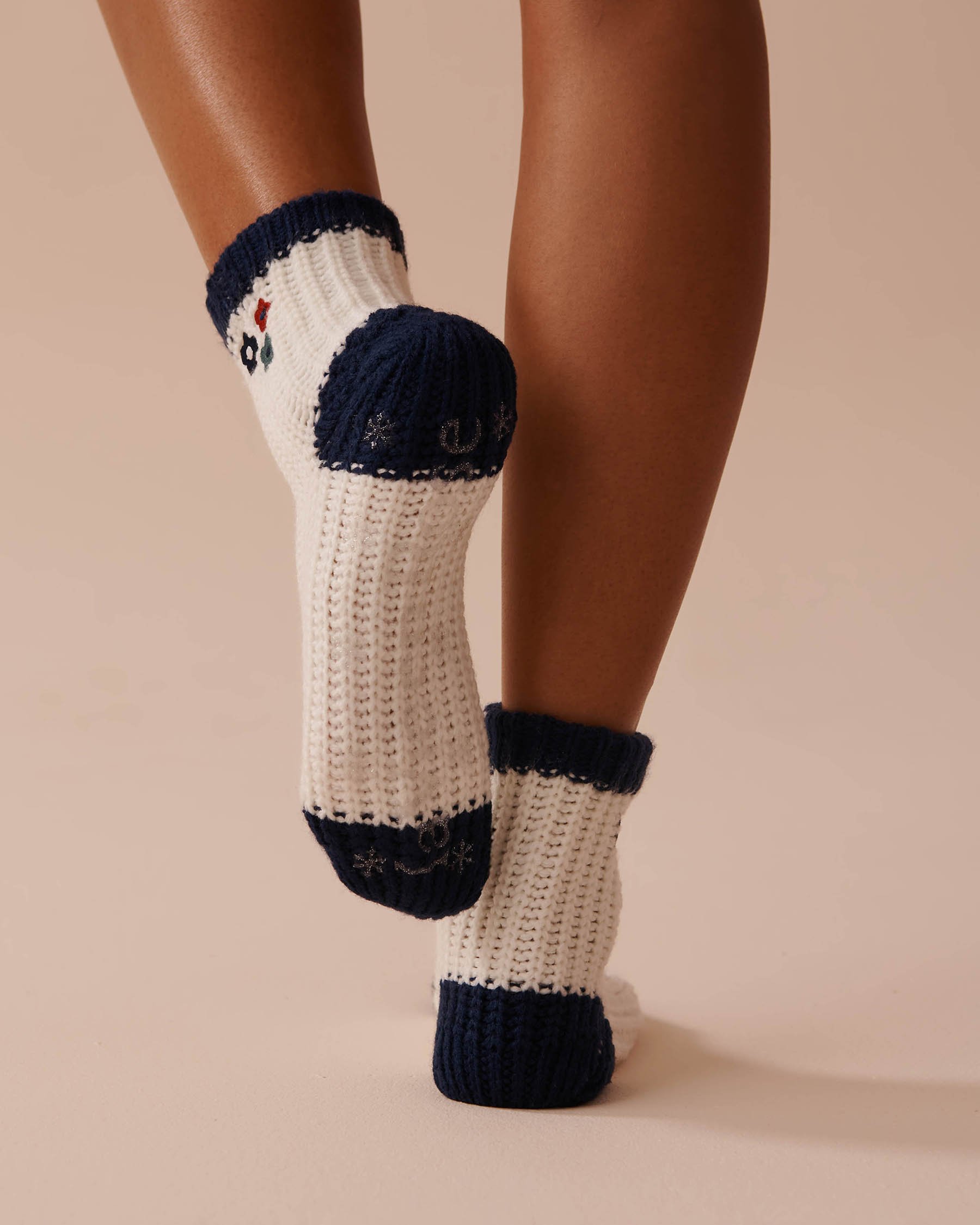 LA VIE EN ROSE Bas en tricot avec broderie hivernale Blanc neige 40700366 - View2