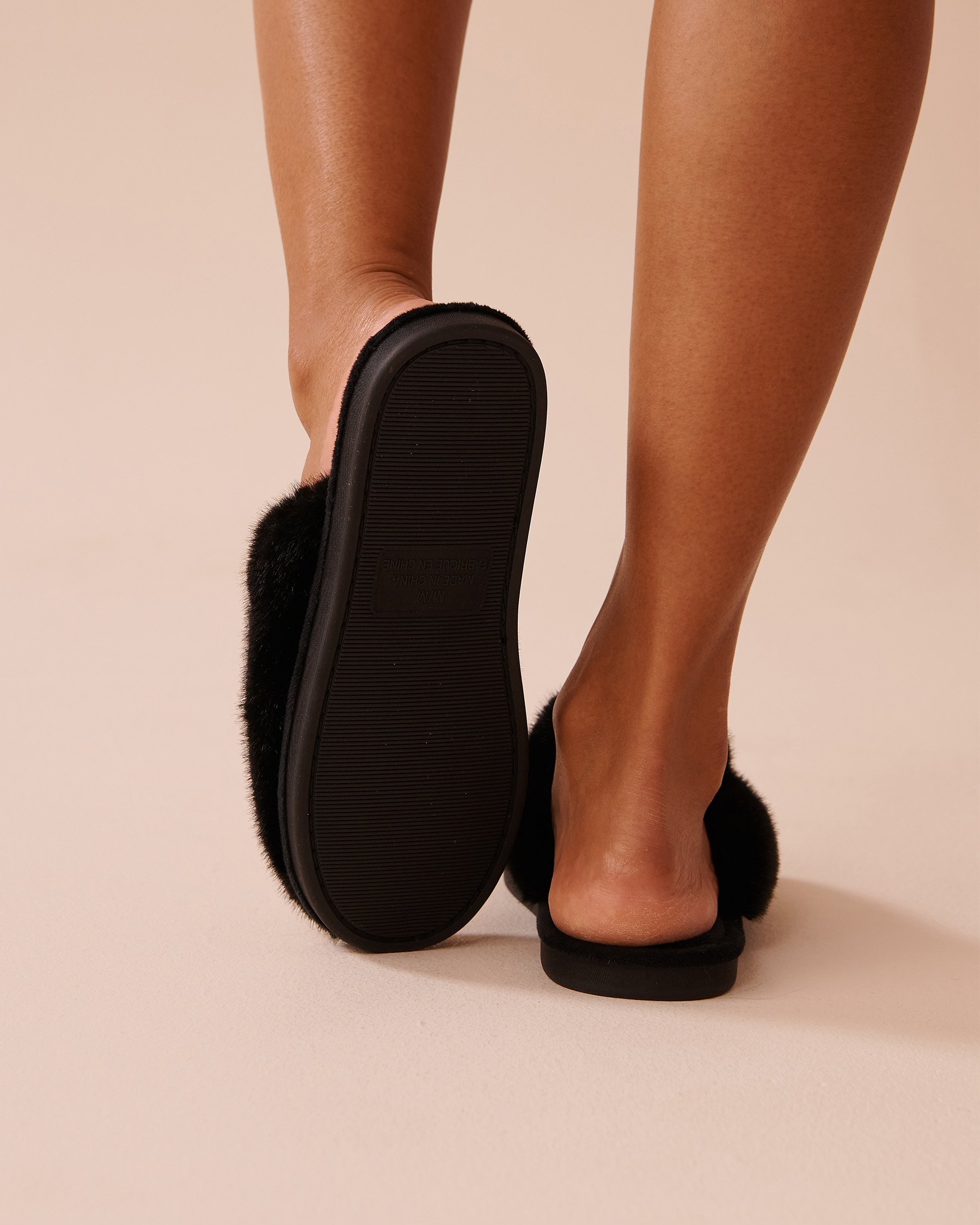 LA VIE EN ROSE Long Faux Fur Slippers Classic Black 40700356 - View2