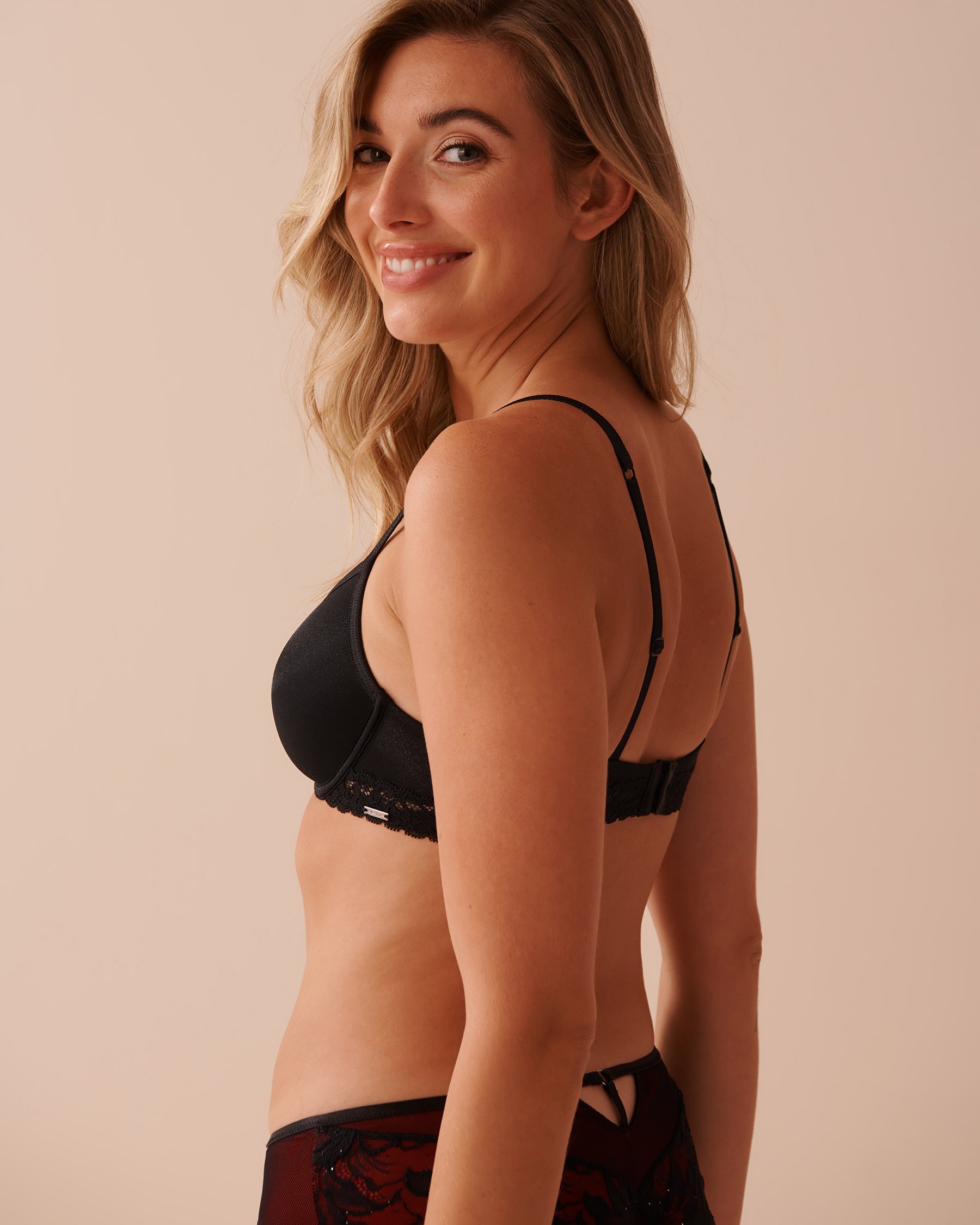 LA VIE EN ROSE Lightly Lined Spacer Foam Sparkling Microfiber Bra Classic Black 10200450 - View2