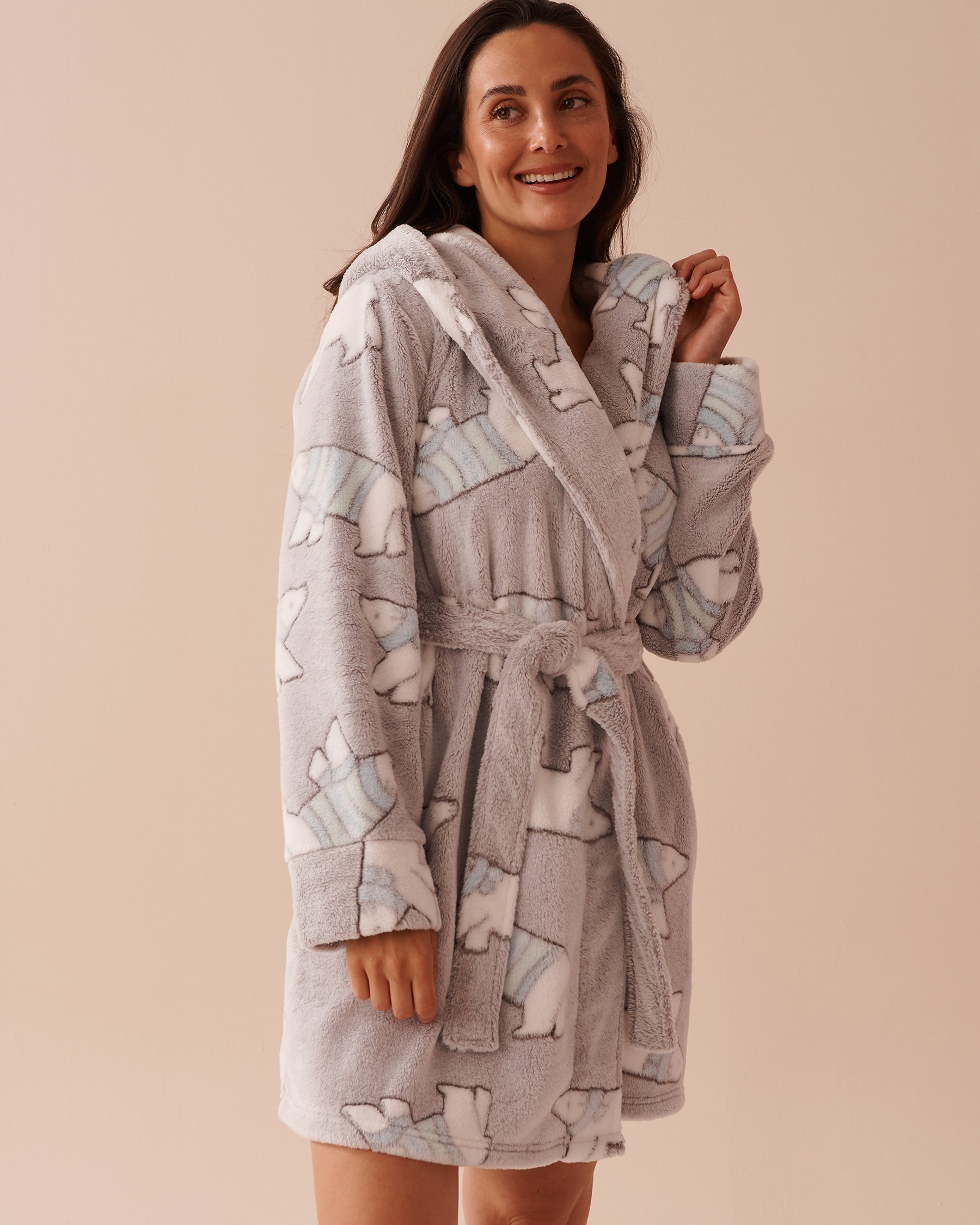 LA VIE EN ROSE Robe de chambre à capuchon en peluche imprimé ours polaire Ours polaire/Gris 40600194 - View1
