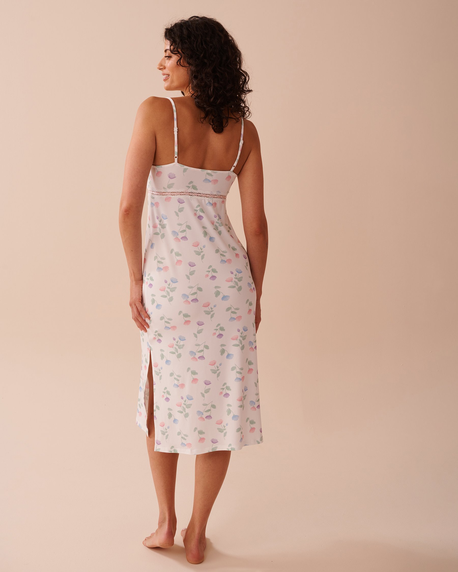 LA VIE EN ROSE Tulip Print Super Soft Long Nightie White/Pastel Tulips 40500407 - View2