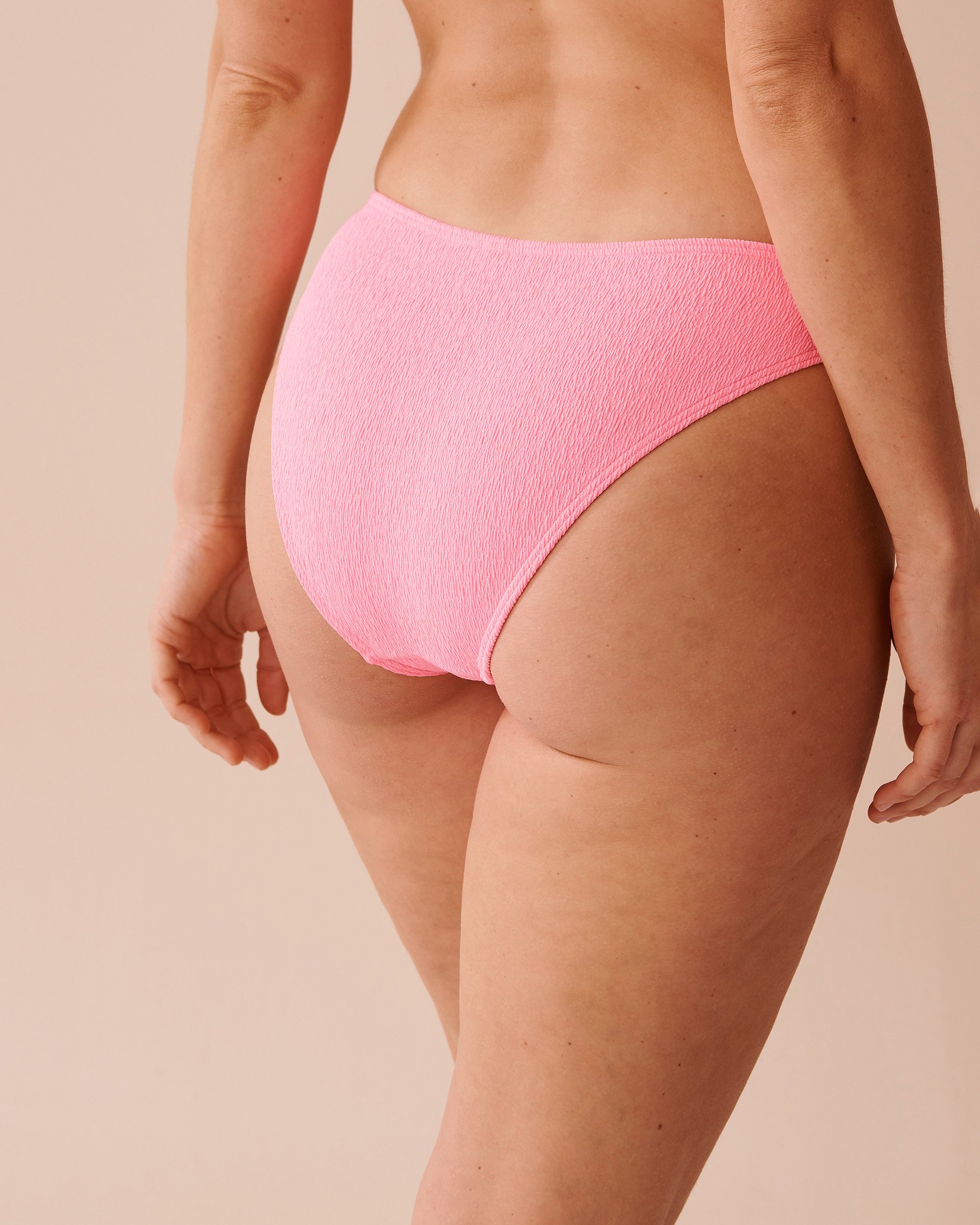 LA VIE EN ROSE AQUA FIZZY PINK Textured Low Waist Brazilian Bikini Bottom Fizzy Pink 70300659 - View6