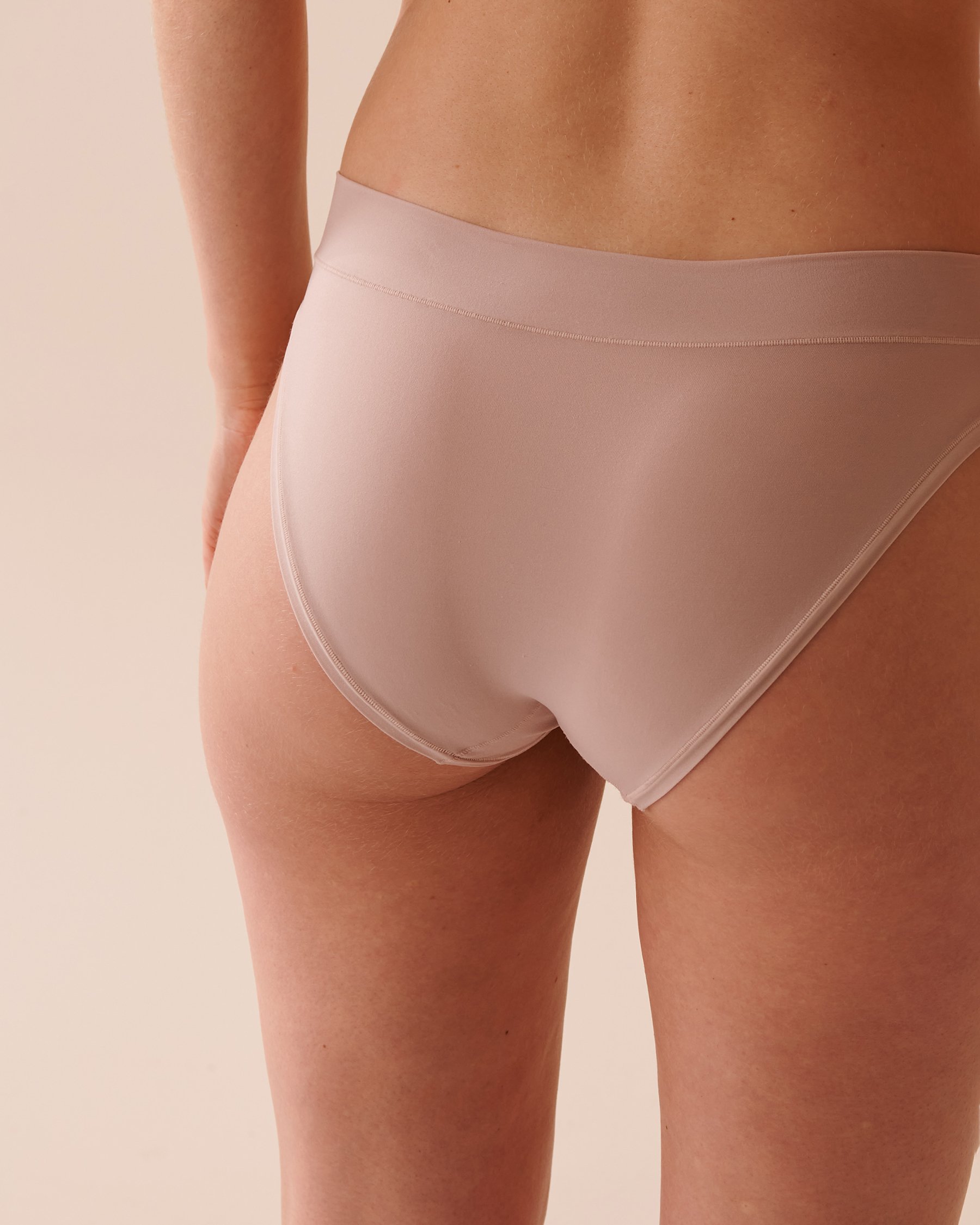 LA VIE EN ROSE Perfect Fit Bikini Panty Taupe 20200475 - View2