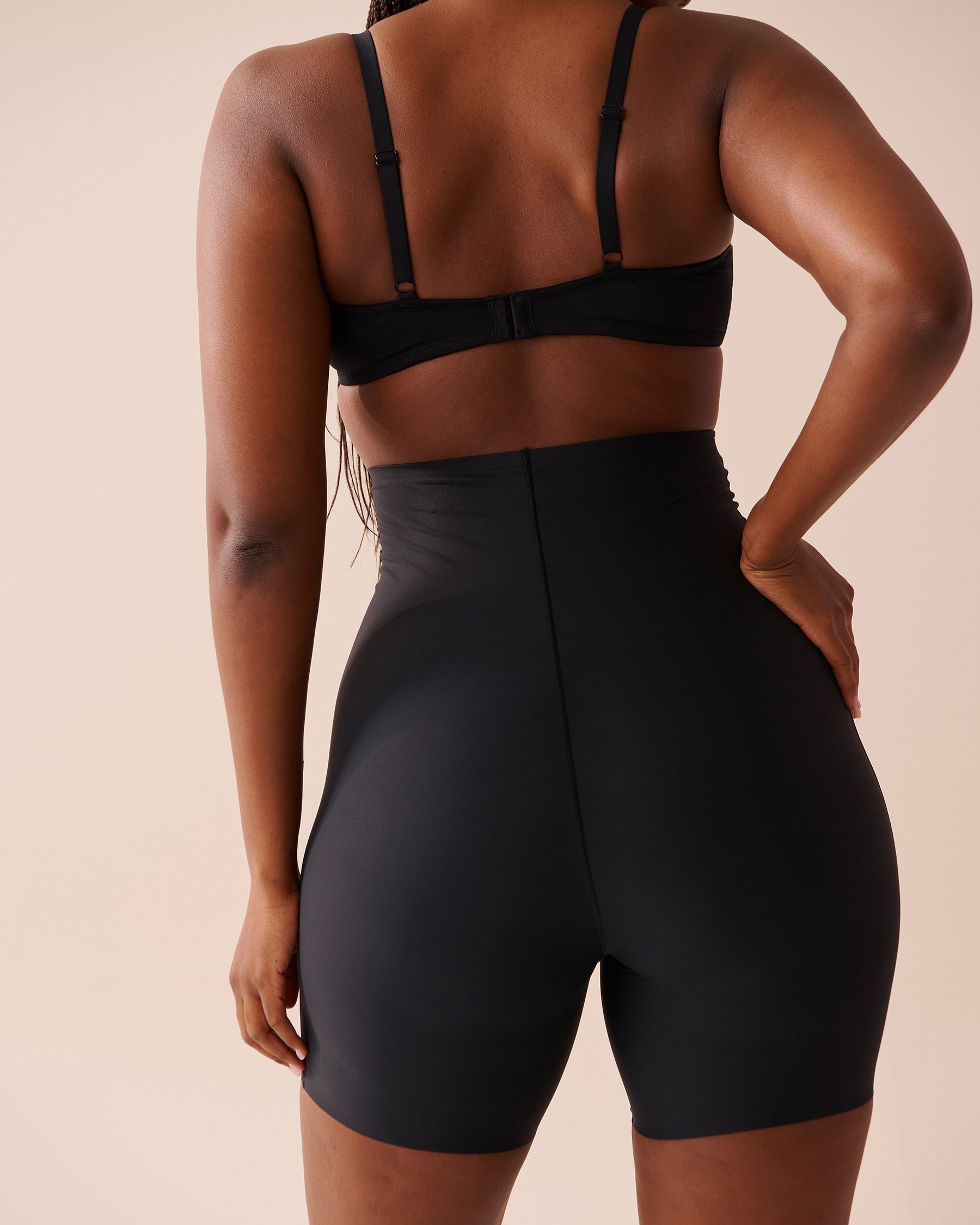 LA VIE EN ROSE Microfiber High Waist Shaping Shorts Black 30200005 - View2